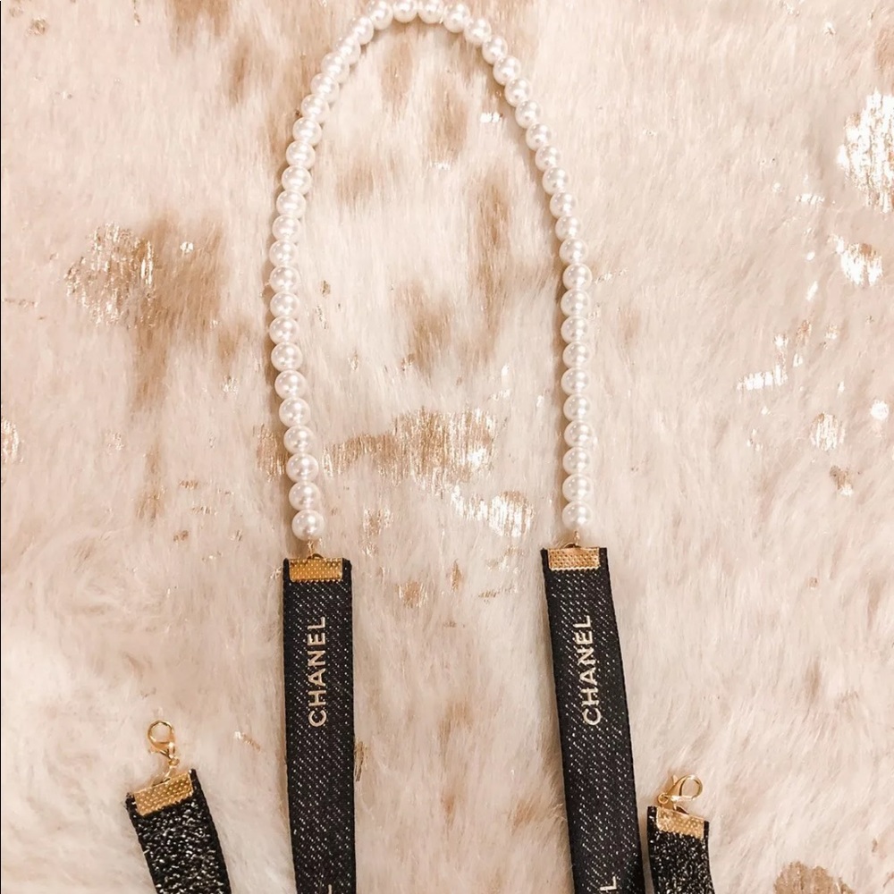 New glass pearls Chanel black ribbon mask/sunglasses lanyard chain
